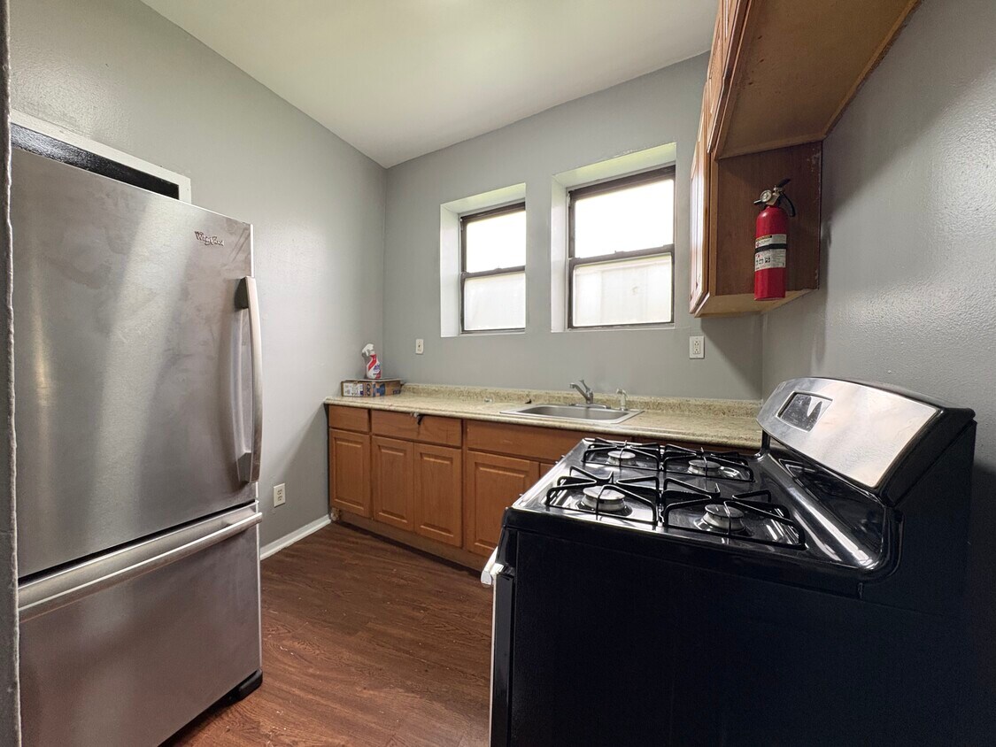 224 S Orange Ave 1 - 205 S Orange Ave