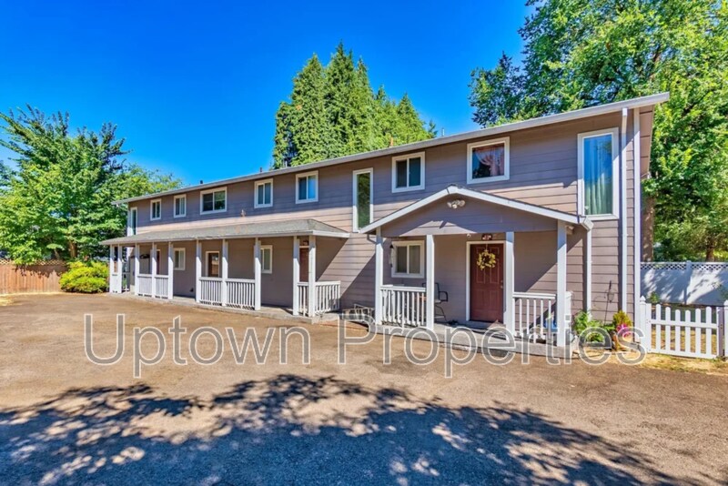 Foto principal - 367 NW Bailey Ave