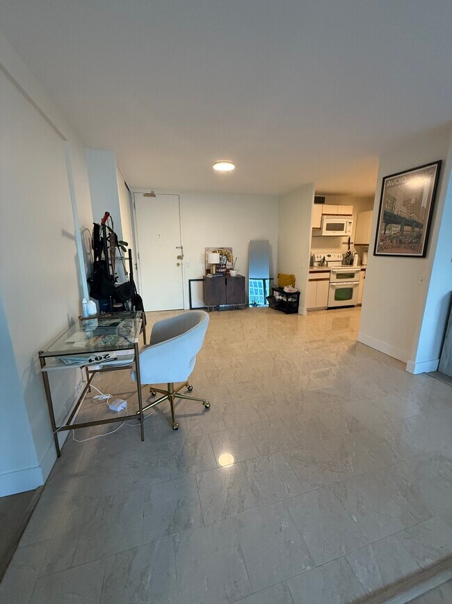 Foto del edificio - 900 N Lake Shore Dr