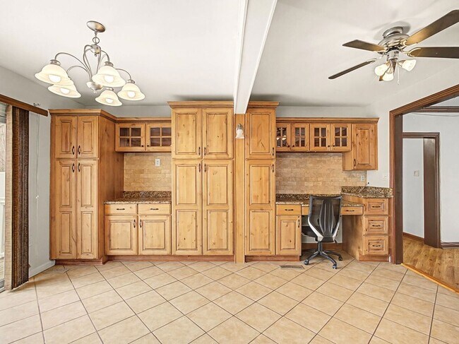 Foto del edificio - 8621 Natchez Ave