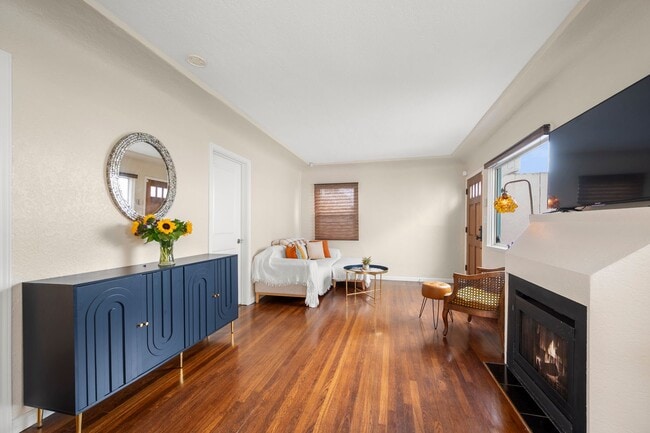 Building Photo - University Heights Gem - Cozy 2 bed 1 bath - Don't miss out!