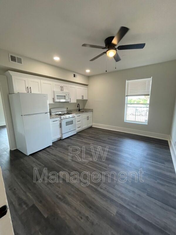 Foto del edificio - 11 N Central Ave