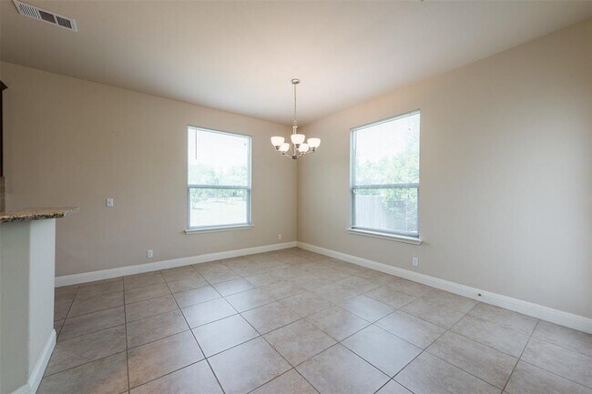 Building Photo - 2206 Red Fox Rd