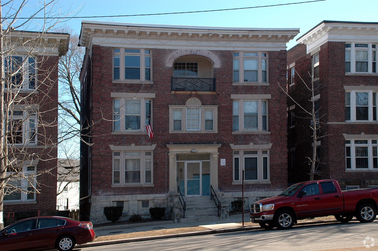 Building Photo - UE Apartments