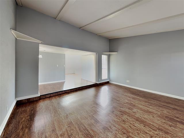 Foto del edificio - 7439 Oakmore Dr