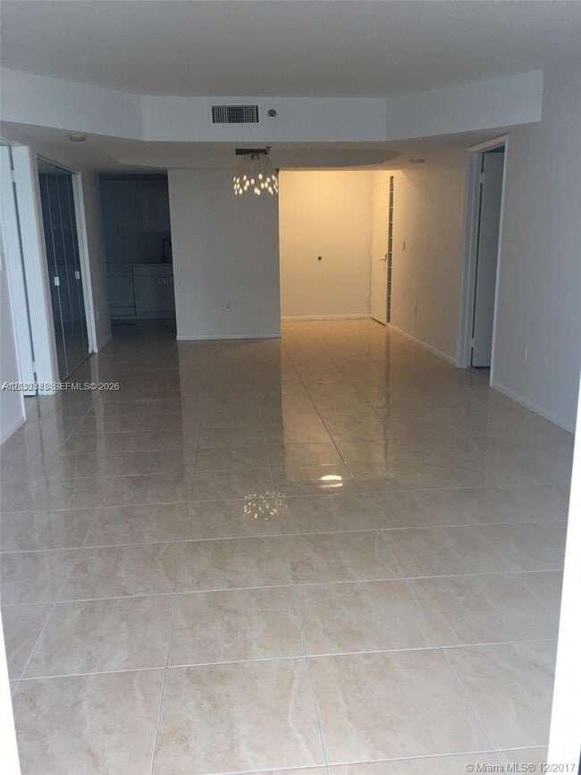 Foto del edificio - 9341 Collins Ave