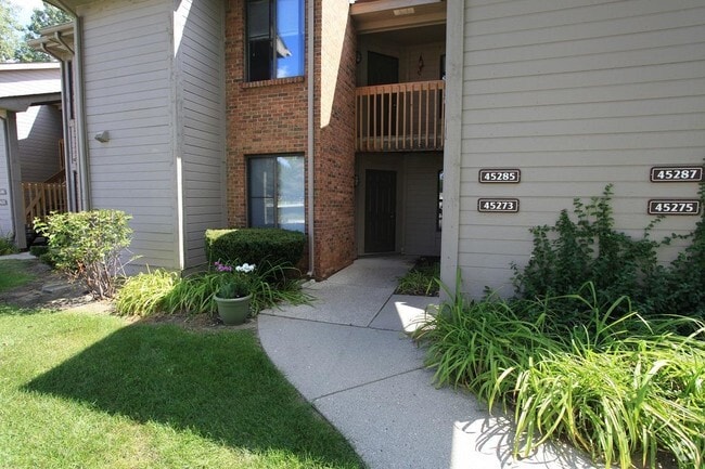 Building Photo - Oak Hill Apartments