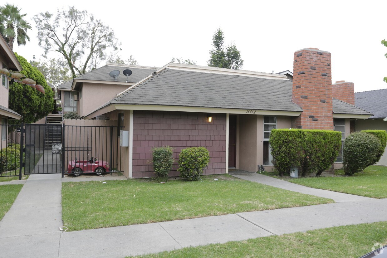 Building Photo - 16562-16566 Alliance Ave