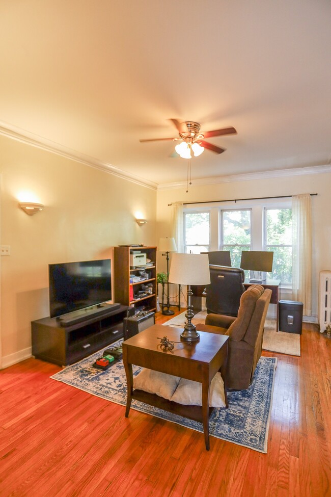 Photo - 613 W Arlington Pl Apartment