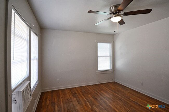 Building Photo - 910 Pine St