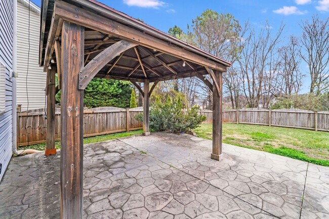 Foto del edificio - The 3BR Home You’ve Been Waiting For—Move-In Ready & Inviting