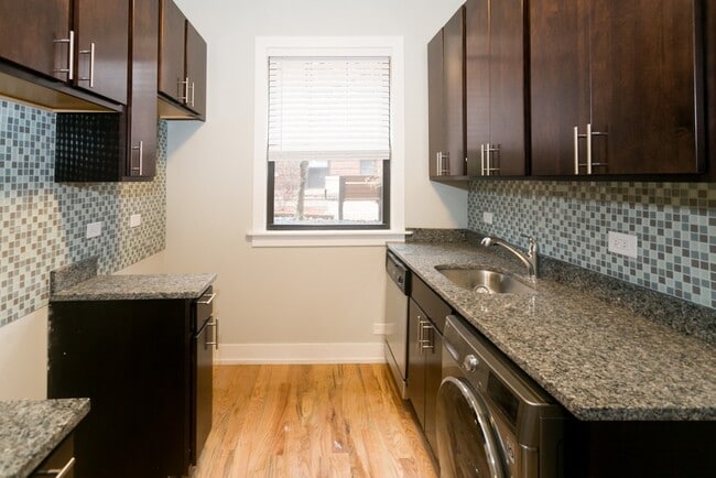 Building Photo - 2737 N Mildred Ave