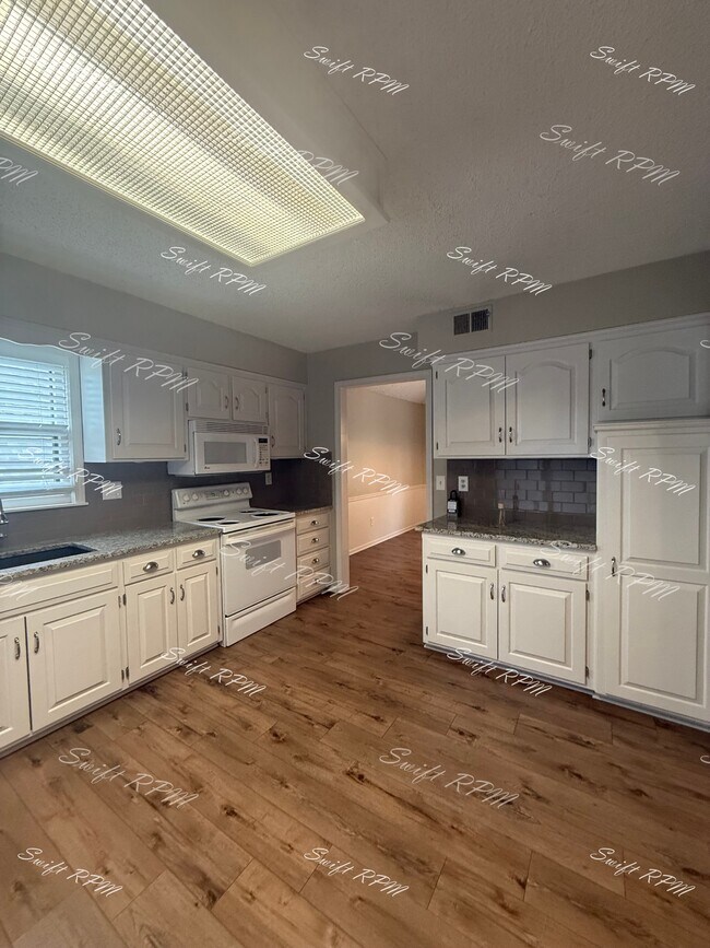 Foto del edificio - 12703 W 66th Terrace