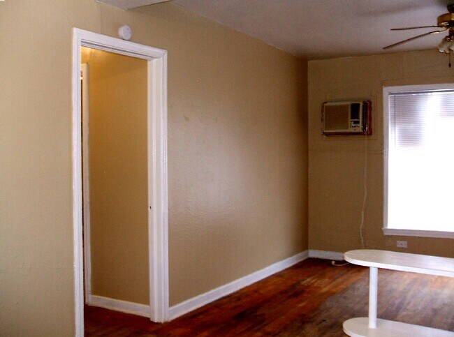 Building Photo - 713 Fair Ave