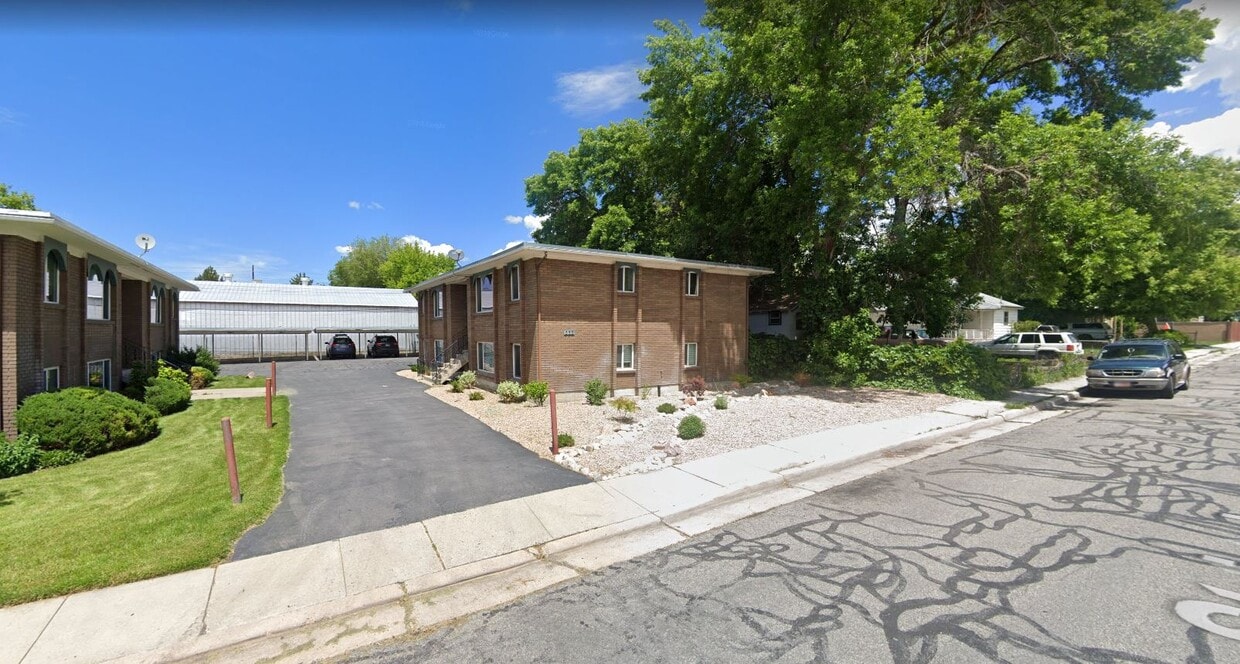 Primary Photo - 553 E Stringham Ave