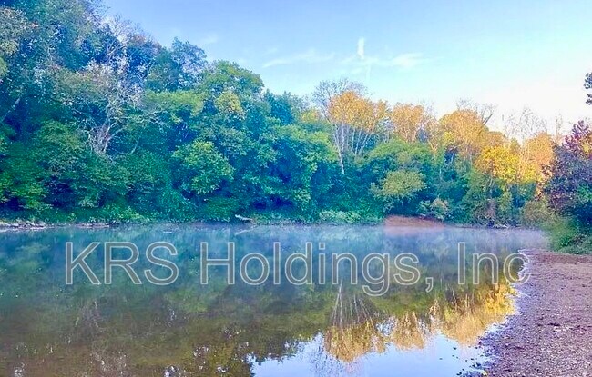 Building Photo - 310 Riverbend Dr