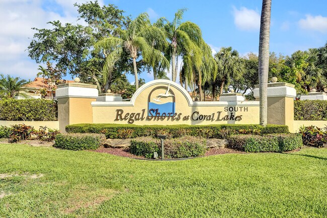 Foto del edificio - 5952 Regal Glen Dr