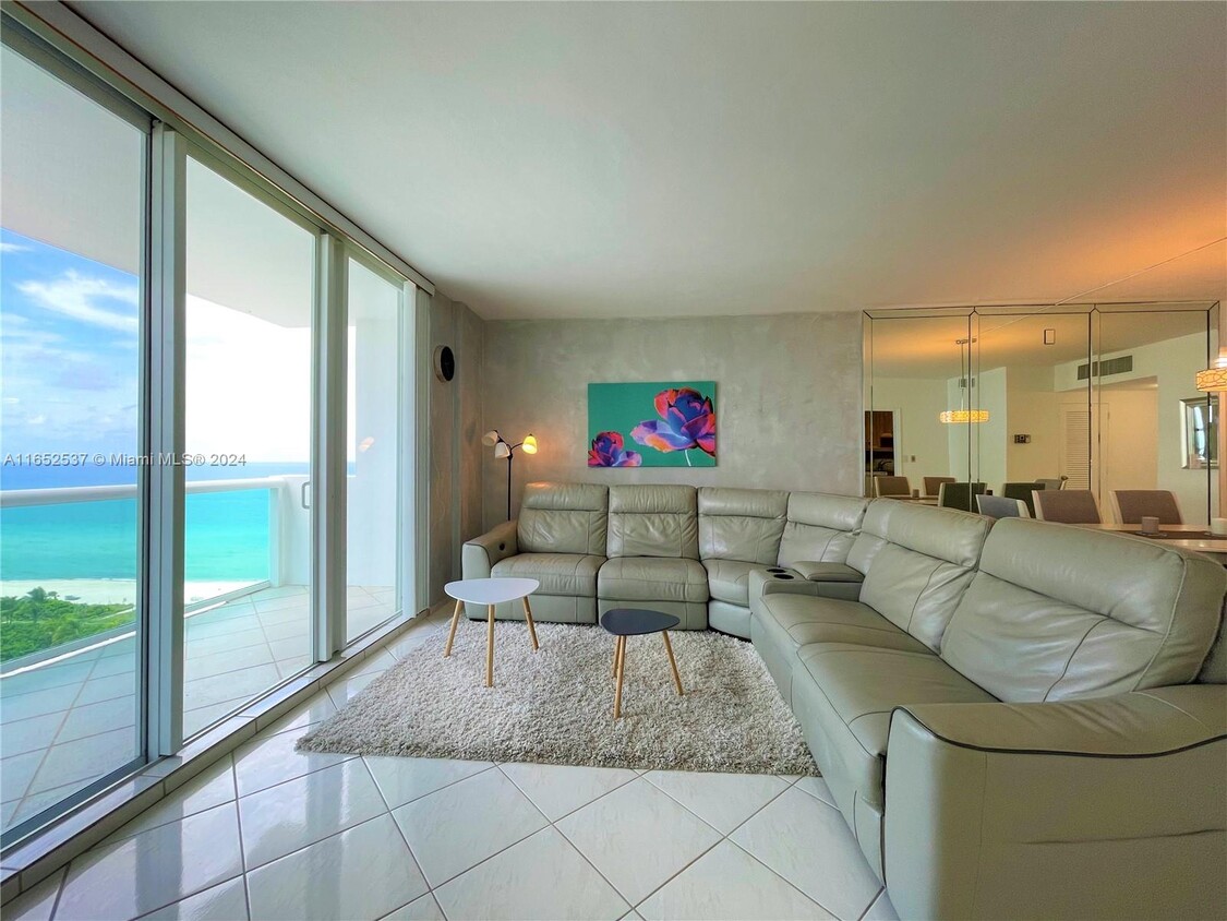 Foto principal - 5001 Collins Ave