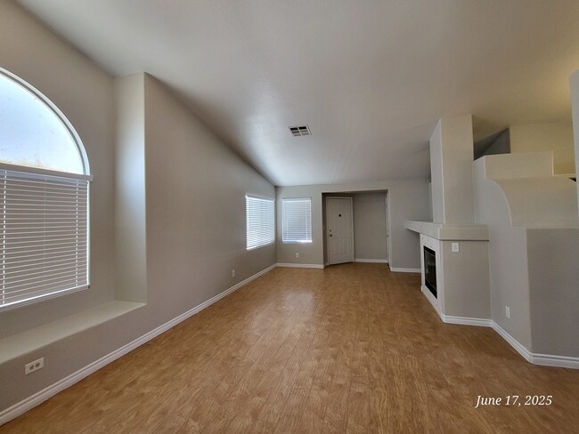 Building Photo - 3564 Spring Shower Dr
