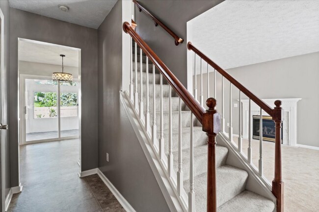 Building Photo - 73 Nandor Dr