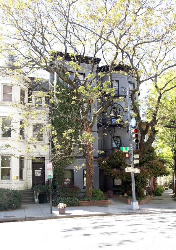 Foto principal - 2146 Florida Ave NW