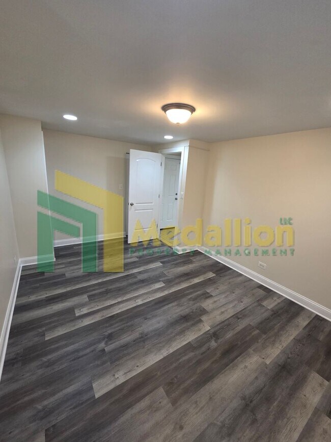 Foto del edificio - 7154 S Francisco Ave