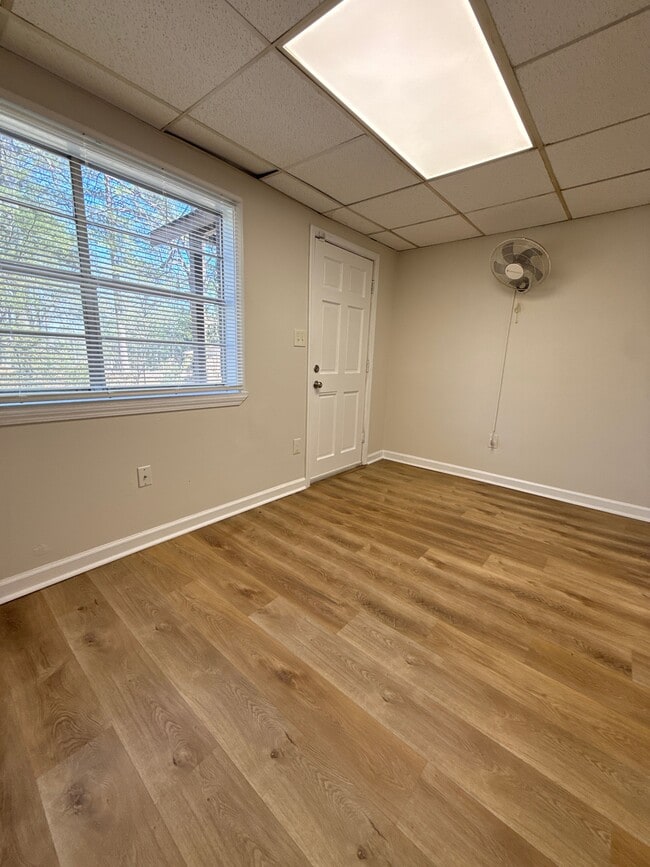 Foto del edificio - 1329 Watts Rd