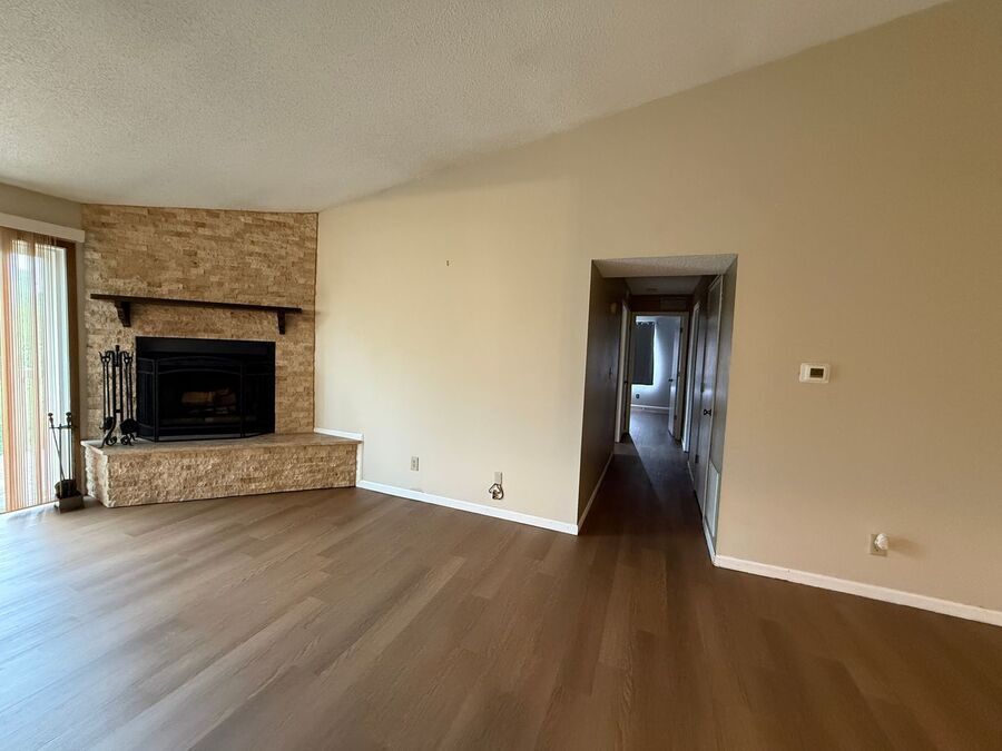 Foto principal - 3880 Mack Rd
