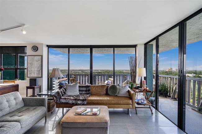 Foto del edificio - 780 NE 69th St