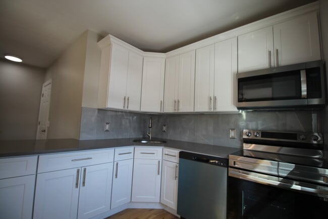 Kitchen - 196 Central Ave