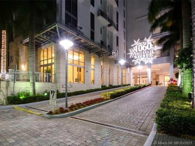 Building Photo - 1050 Brickell Ave