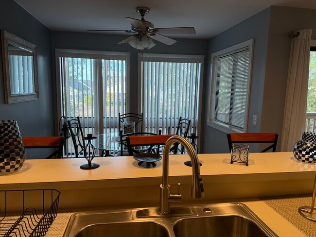 Foto del edificio - 1025 Plantation Dr W