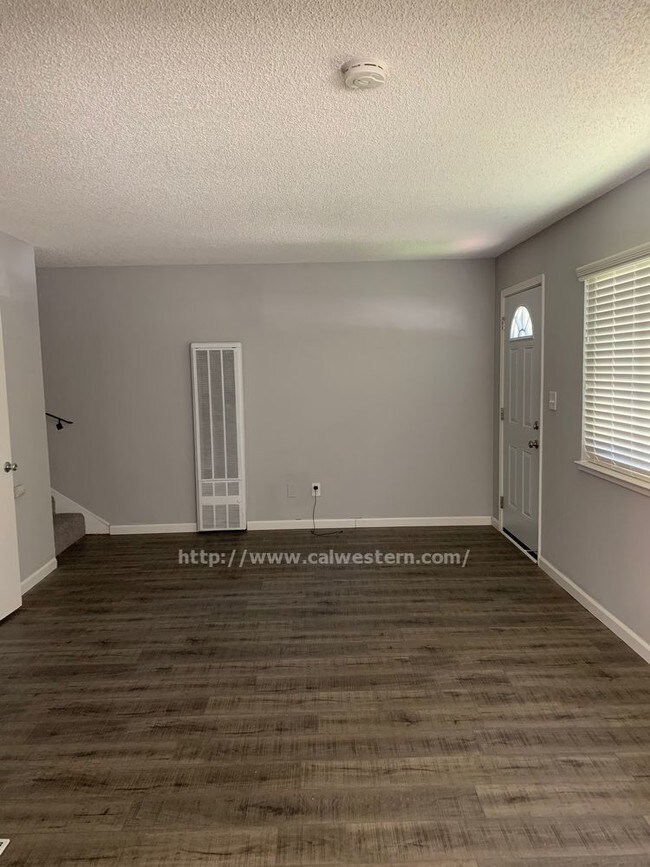 Building Photo - 665 Kirkland Dr