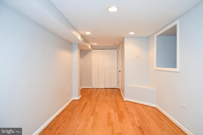 Foto del edificio - 29 Q St NW