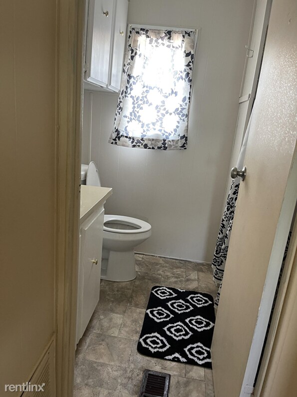 Foto del edificio - 1 br, 1.5 bath House - 103 Woodside Ln