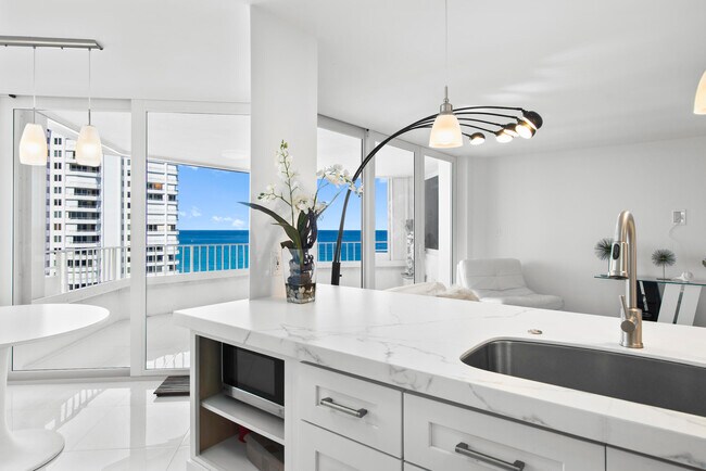 Building Photo - 550 S Ocean Blvd