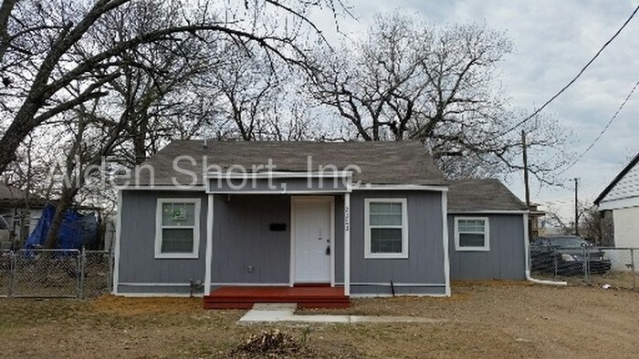 Primary Photo - 2121 Lolita Dr