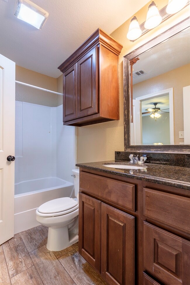 Building Photo - 731 Dominik Dr