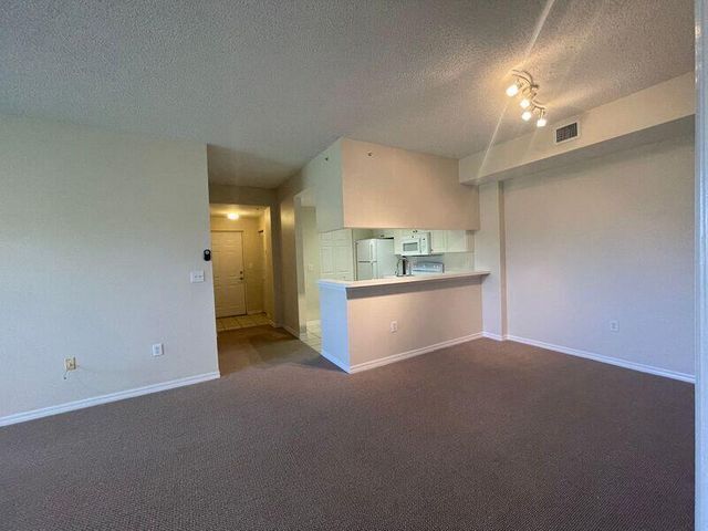 Foto principal - 2916 Tuscany Ct