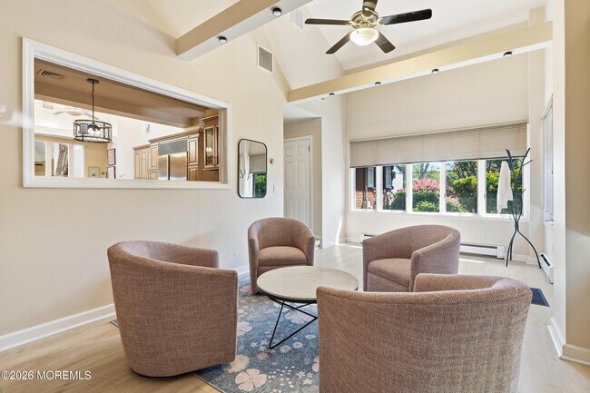 Foto del edificio - 470 Monmouth Pl
