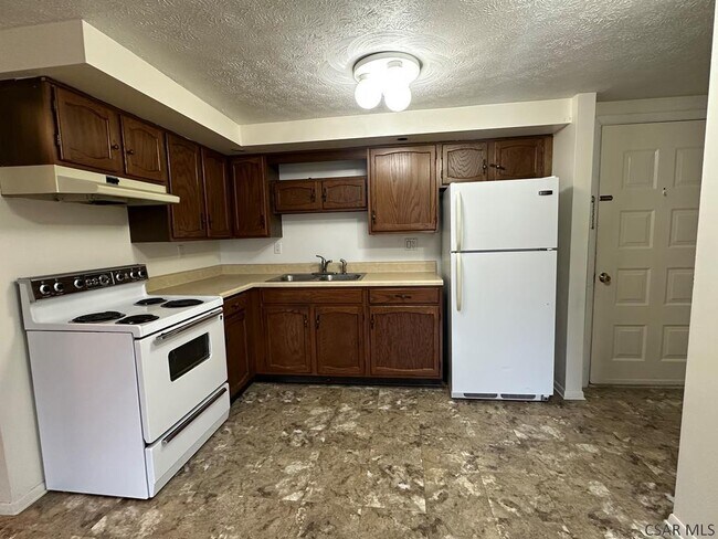 Foto del edificio - 2008 Forest Hills Dr