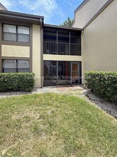 Building Photo - 217 Woodlake Wynde