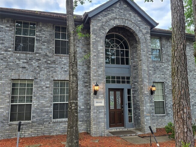 Foto del edificio - 16002 Cutten Rd