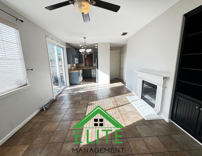 Building Photo - Beautiful 3 Bedroom, 2 Bath Home in Desira...