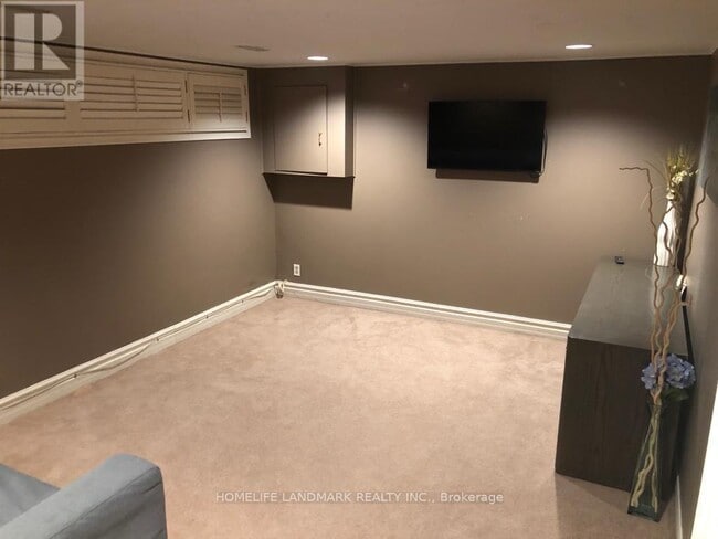 Building Photo - 10 Oscar Ct