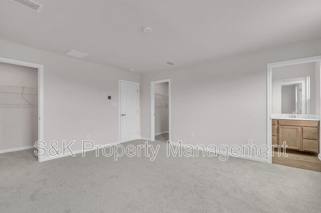 Building Photo - 2113 Gilmer Ln
