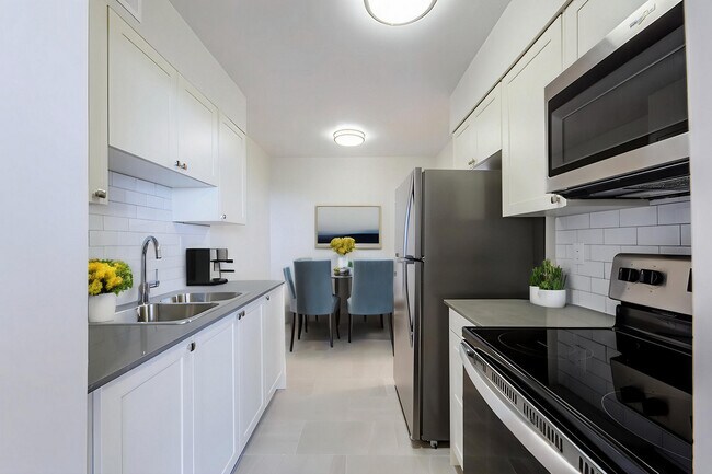 Photo du bâtiment - Cresswell Court Apartments