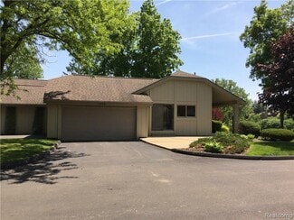 Building Photo - 1829 Golf Ridge Dr