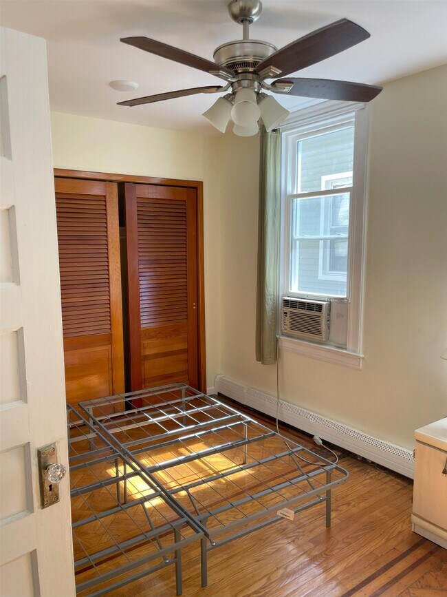 Building Photo - 137 Sherman Pl