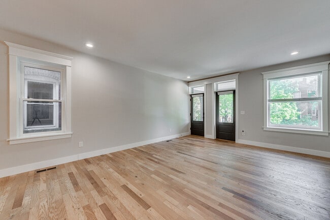 Building Photo - 4116 Flad Ave
